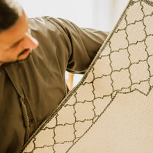 Load image into Gallery viewer, Khamsa ماكس | حصيرة الصلاة للبالغين